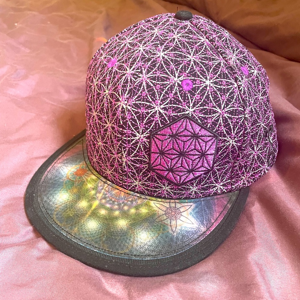 Holographic sacred geometry hat